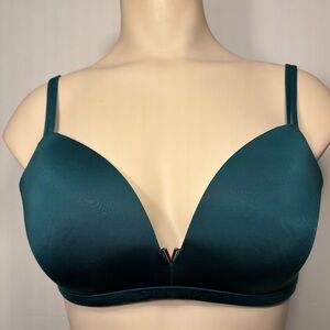 Victoria’s Secret • padded no wire bra
